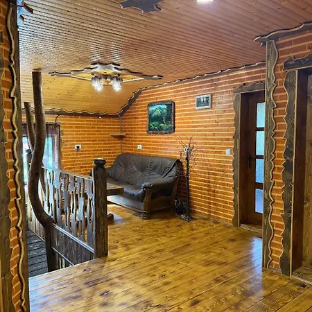 берлога 2 Holiday home Mykulychyn