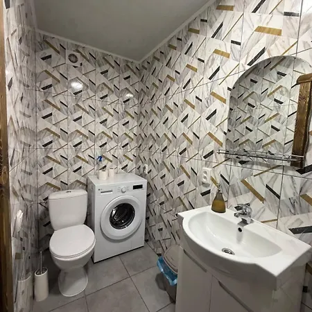 берлога 2 Holiday home Mykulychyn